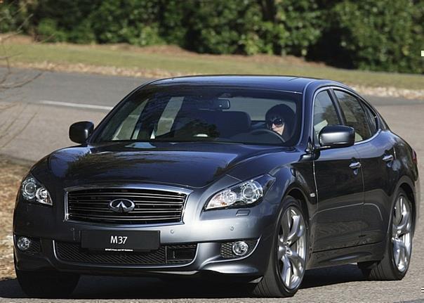 Europa-Premiere der neuen INFINITI M Line.